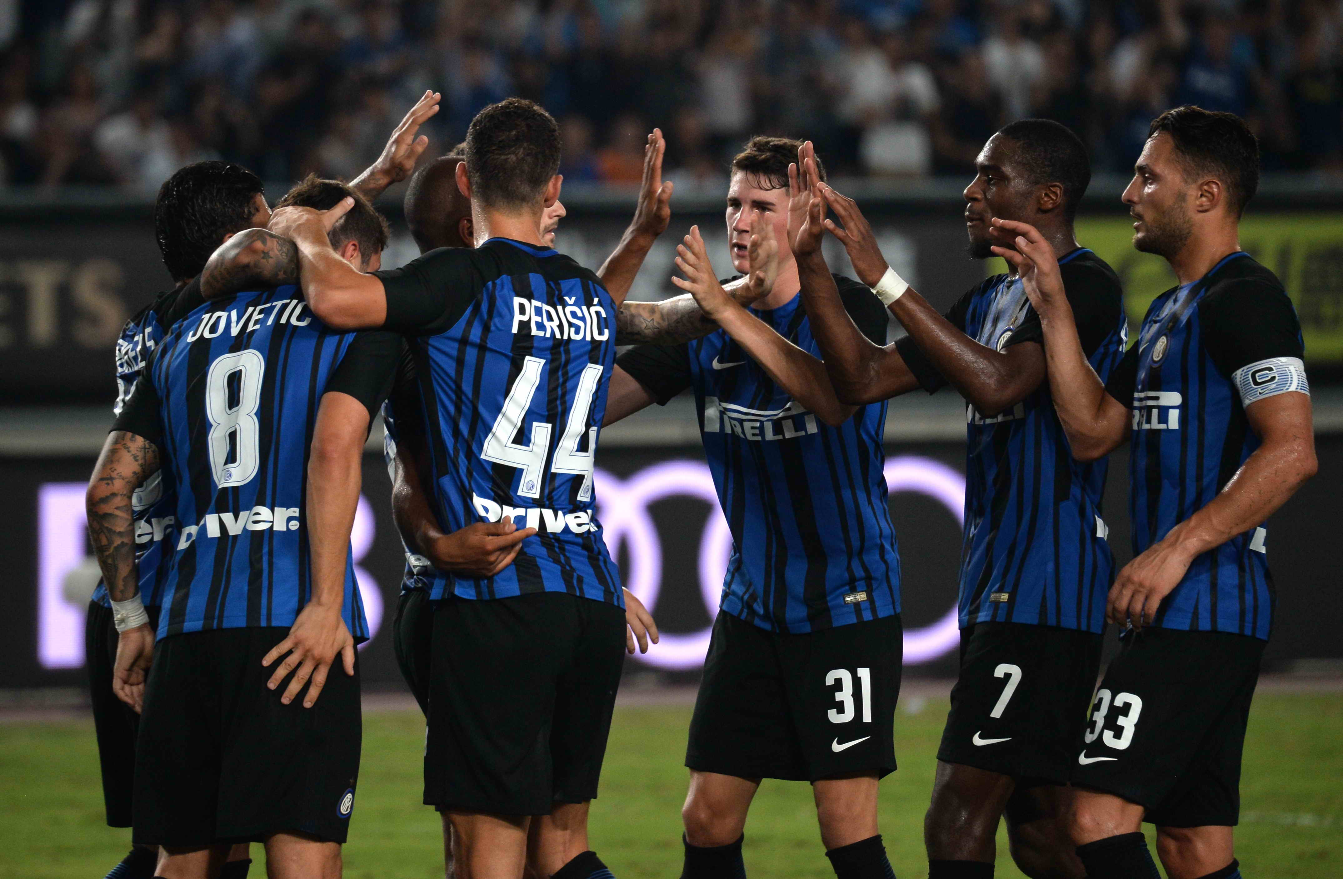 在现实中往 在现实中往