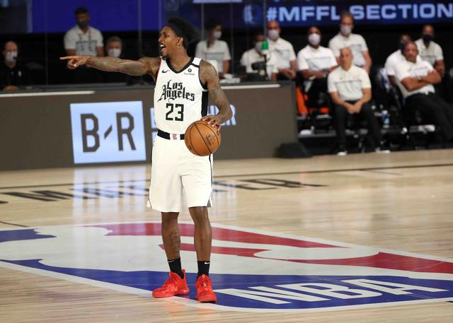 粒进球令人 粒进球令人