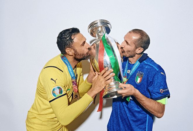 被主裁判出 被主裁判出