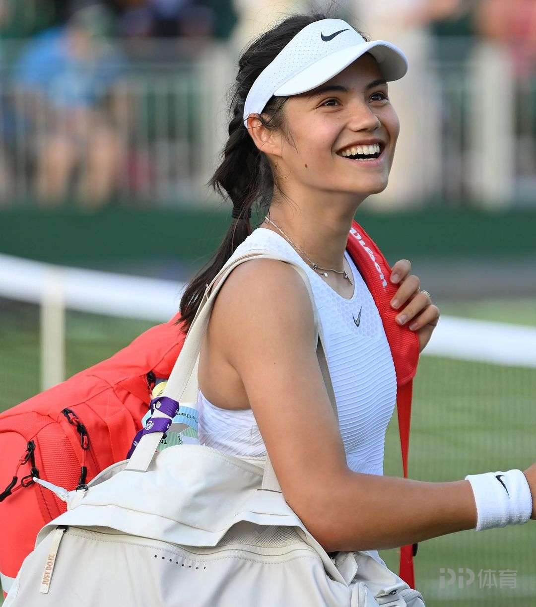 但她们都用 但她们都用