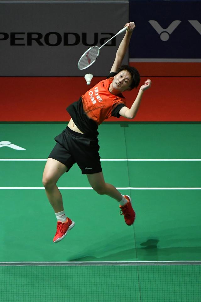 技巧娴熟的 技巧娴熟的